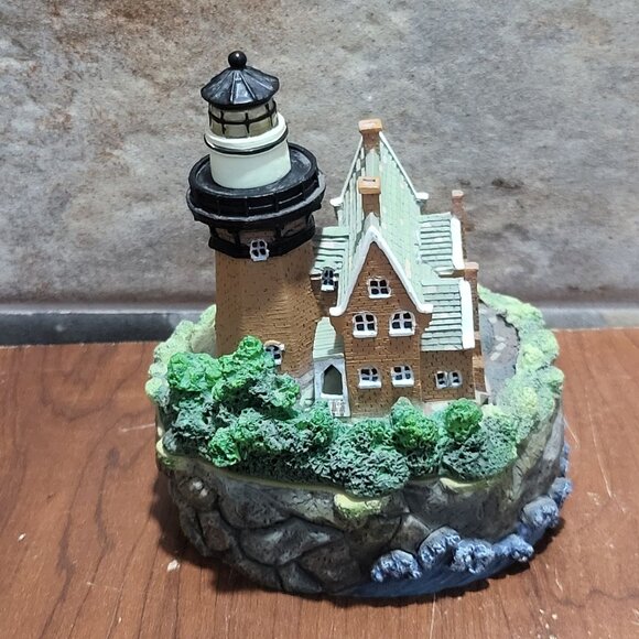 Seaside Treasures Block Island Southeast Lighthouse Musical Trinket Box Rhode Is - Picture 3 of 12